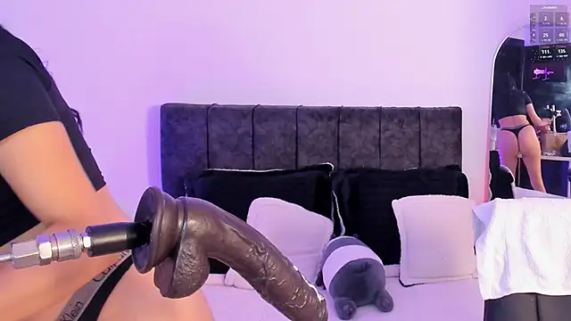 Taylormaxwell online show from 04.20.26