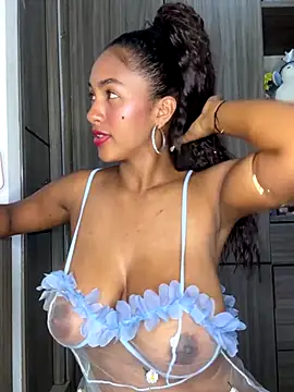 Snapshot of Mia_sweet80 chatting on 09.13.25 Mia sweet80 online show from 09.13.25