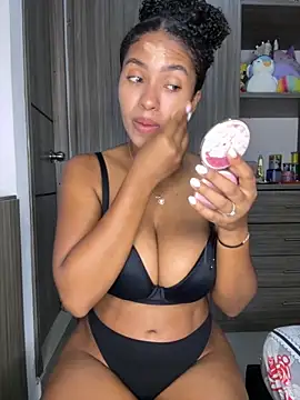 Snapshot of Mia_sweet80 chatting on 09.14.25 Mia sweet80 online show from 09.14.25