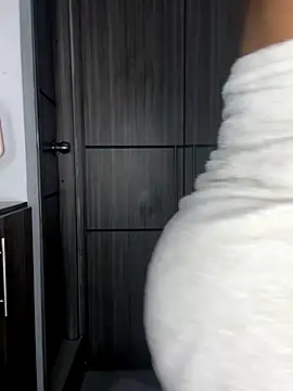 Snapshot of Mia_sweet80 chatting on 09.20.25 Mia sweet80 online show from 09.20.25