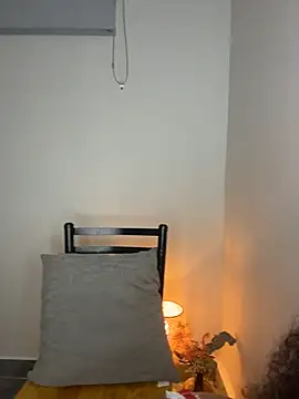 Snapshot of Mia_sweet80 chatting on 11.06.25 Mia sweet80 online show from 11.06.25