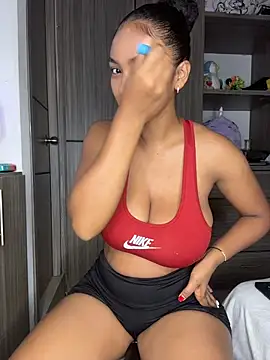 Snapshot of Mia_sweet80 chatting on 11.13.25 Mia sweet80 online show from 11.13.25