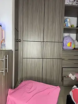 Snapshot of Mia_sweet80 chatting on 11.19.25 Mia sweet80 online show from 11.19.25