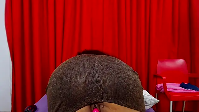 SexyBustyBoobs online show from 12.19.25