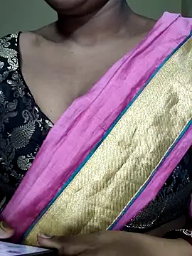 Snapshot of Hotty_Sonali chatting on 09.13.25 Hotty Sonali online show from 09.13.25