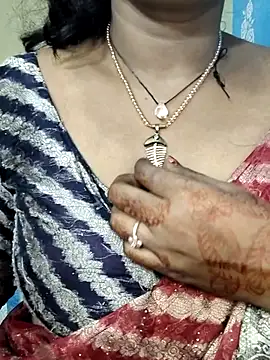 Snapshot of Hotty_Sonali chatting on 10.04.25 Hotty Sonali online show from 10.04.25