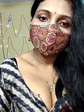 Snapshot of Hotty_Sonali chatting on 10.10.25 Hotty Sonali online show from 10.10.25