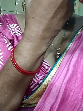 Snapshot of Hotty_Sonali chatting on 10.11.25 Hotty Sonali online show from 10.11.25