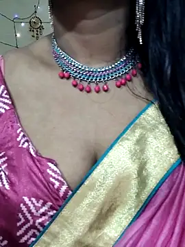Snapshot of Hotty_Sonali chatting on 10.24.25 Hotty Sonali online show from 10.24.25