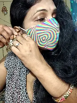 Snapshot of Hotty_Sonali chatting on 10.24.25 Hotty Sonali online show from 10.24.25