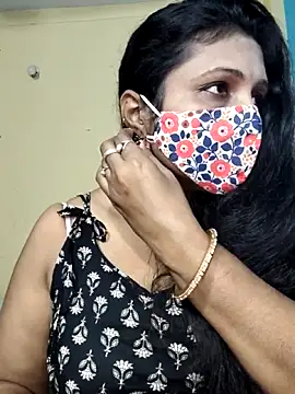 Snapshot of Hotty_Sonali chatting on 11.17.25 Hotty Sonali online show from 11.17.25