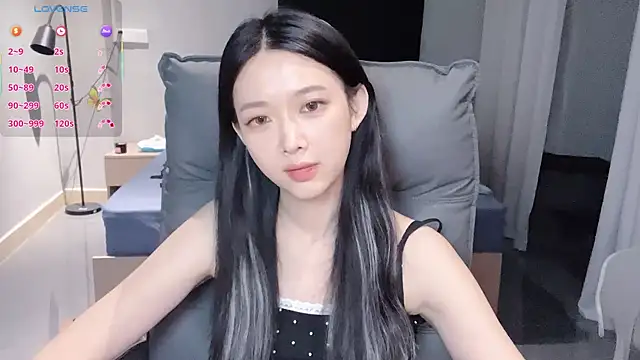 NiNi-baby520 online show from 10.25.25