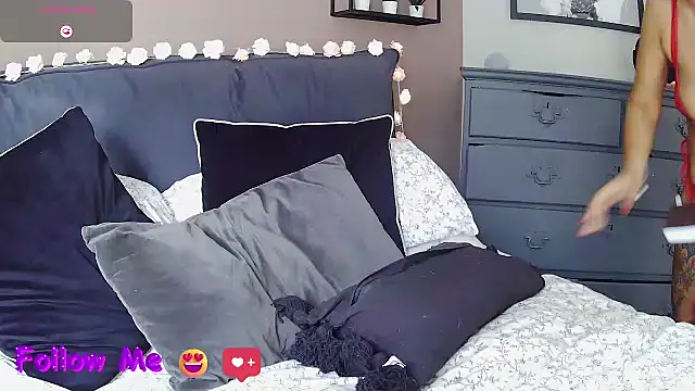 LonelyLucinda online show from 09.24.25