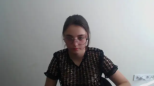 Snapshot of Sun_Shine__ chatting on 07.12.26 Sun Shine online show from 07.12.26