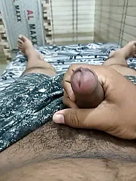 Snapshot of brownbear6 chatting on 10.04.25 brownbear6 online show from 10.04.25