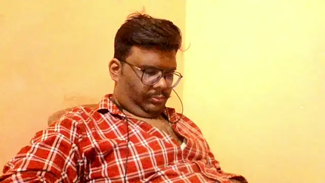 Snapshot of brownbear6 chatting on 10.18.25 brownbear6 online show from 10.18.25