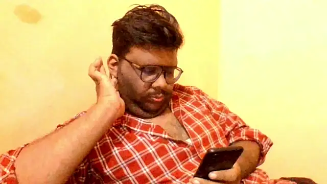 Snapshot of brownbear6 chatting on 10.27.25 brownbear6 online show from 10.27.25