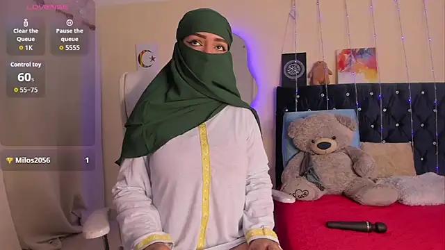 Dana-Alabi online show from 10.17.25