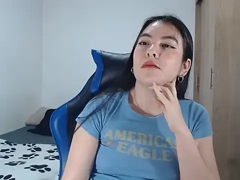 EloiseJun online show from 09.18.25