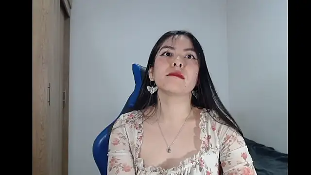 Snapshot of EloiseJun chatting on 02.15.26 EloiseJun online show from 02.15.26