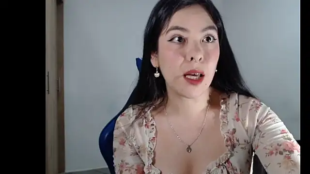 Snapshot of EloiseJun chatting on 03.16.26 EloiseJun online show from 03.16.26