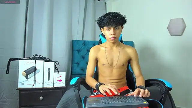 Snapshot of _taylor_black chatting on 09.10.25  taylor black online show from 09.10.25