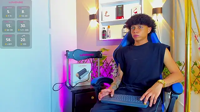 Snapshot of _taylor_black chatting on 07.18.26 taylor black online show from 07.18.26