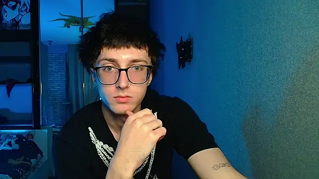 Snapshot of 8goat chatting on 12.01.25 8goat online show from 12.01.25