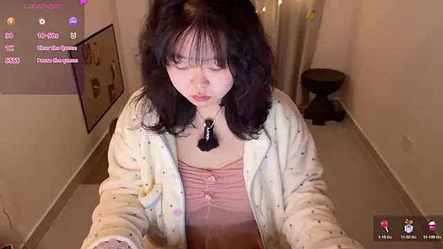 Kittenfishing online show from 11.28.25