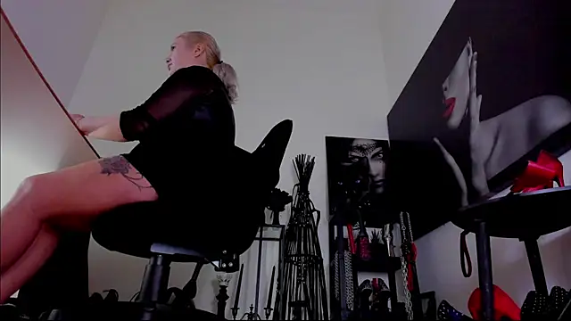 demisweet online show from 02.10.26