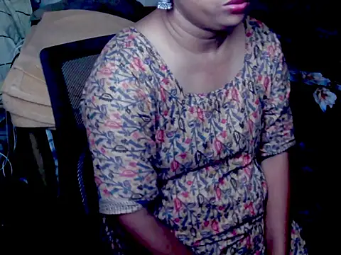 Snapshot of LushVamp chatting on 10.18.25 LushVamp online show from 10.18.25