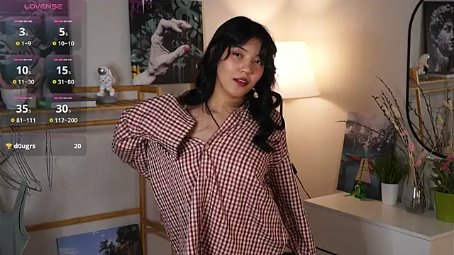 MoiraEger online show from 10.04.25