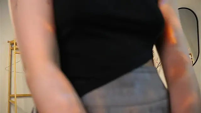 MoiraEger online show from 12.05.25