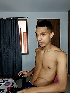 Snapshot of miguelmarcus chatting on 09.16.25 miguelmarcus online show from 09.16.25