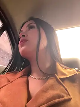 CrisMarulanda online show from 10.12.25