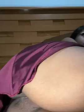 hillarymoreninha online show from 04.21.26