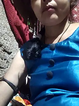 Snapshot of LOVE-VT chatting on 10.11.25 LOVE-VT online show from 10.11.25