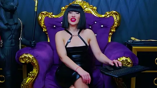 LaraMaeve online show from 12.15.25