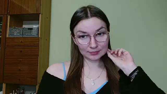 LooveELLYx online show from 02.18.25