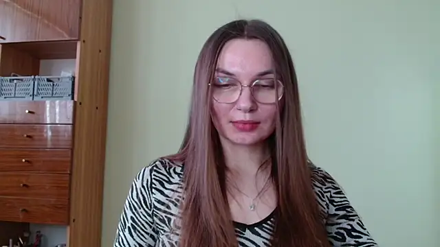 LooveELLYx online show from 02.21.25