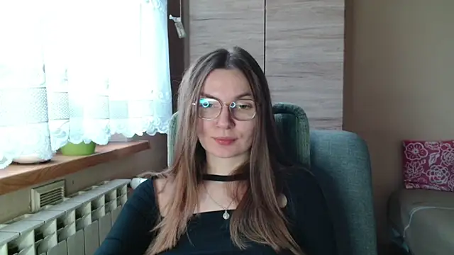 LooveELLYx online show from 12.02.25