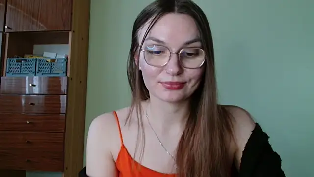 LooveELLYx online show from 02.05.26