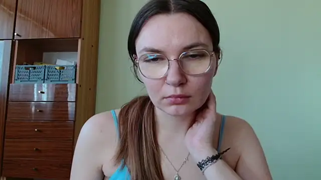 LooveELLYx online show from 03.06.26