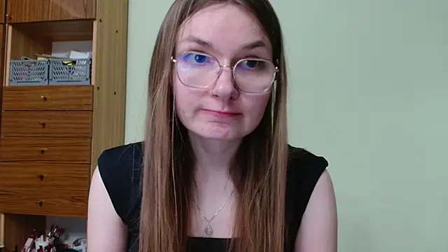 LooveELLYx online show from 04.19.26