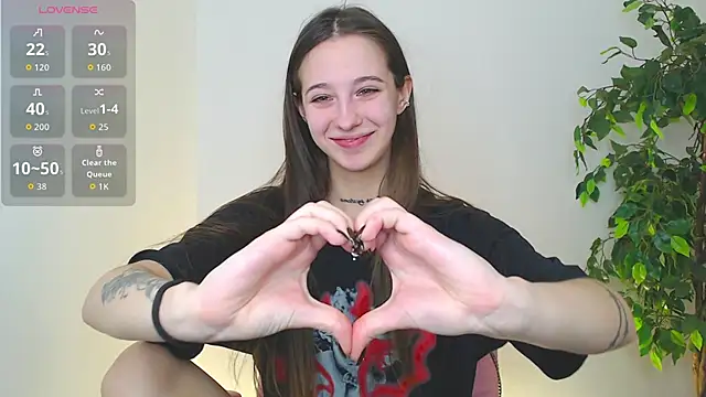 Little cherryy   online show from 10.18.25