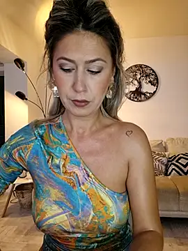 CelynaRoss online show from 09.30.25