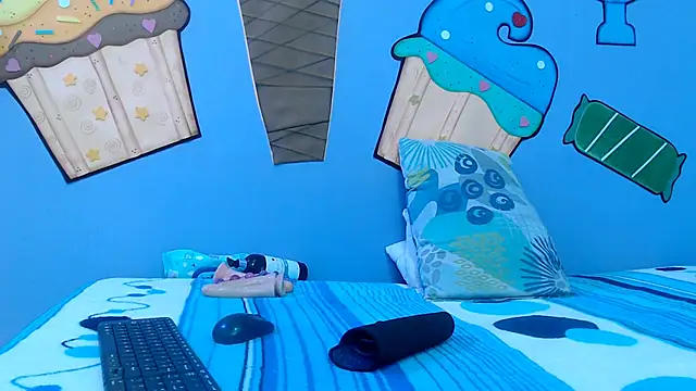 Snapshot of skinnykalitzo18 chatting on 01.12.26 skinnykalitzo18 online show from 01.12.26