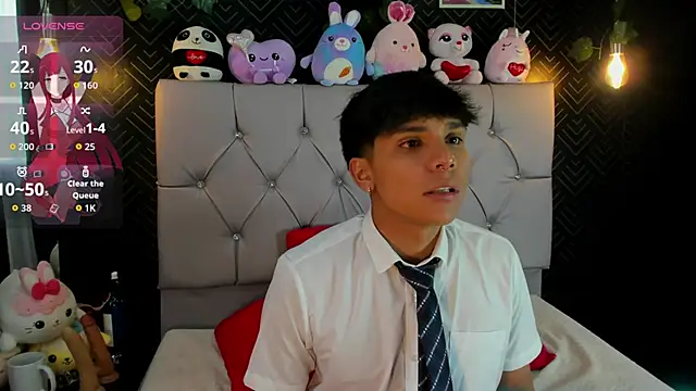 Snapshot of Thiago_Kozak chatting on 09.22.25 Thiago Kozak online show from 09.22.25