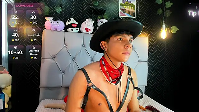 Snapshot of Thiago_Kozak chatting on 10.03.25 Thiago Kozak online show from 10.03.25