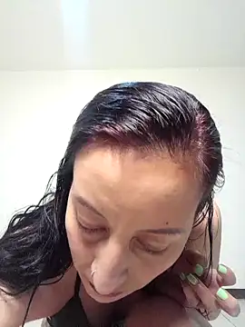 Oriana111 online show from 10.18.25